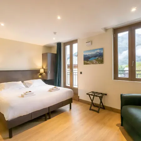 Hostellerie Du Petit Saint Bernard Bourg-Saint-Maurice Exterior photo