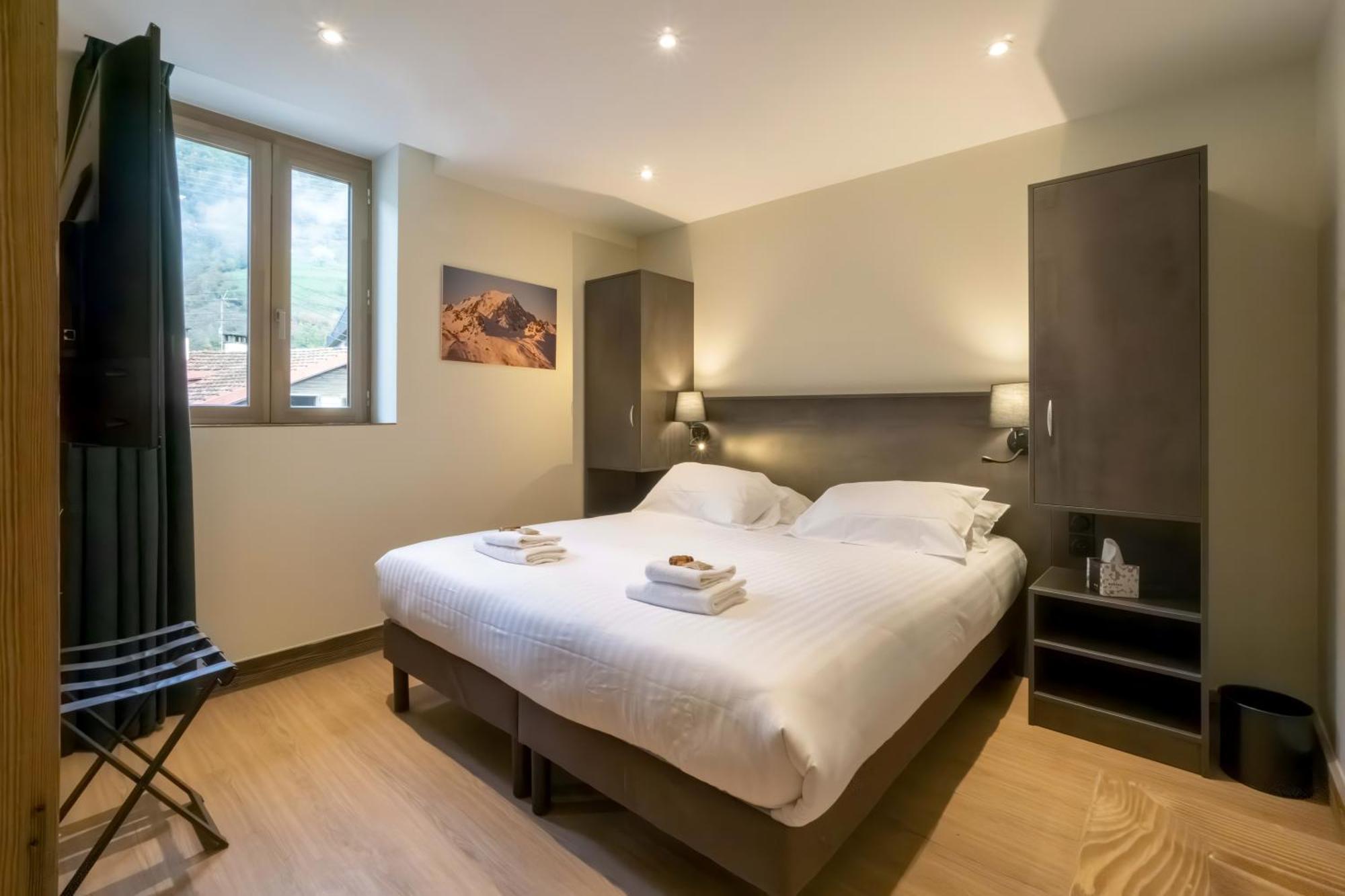 Du Petit Saint Bernard Hotel