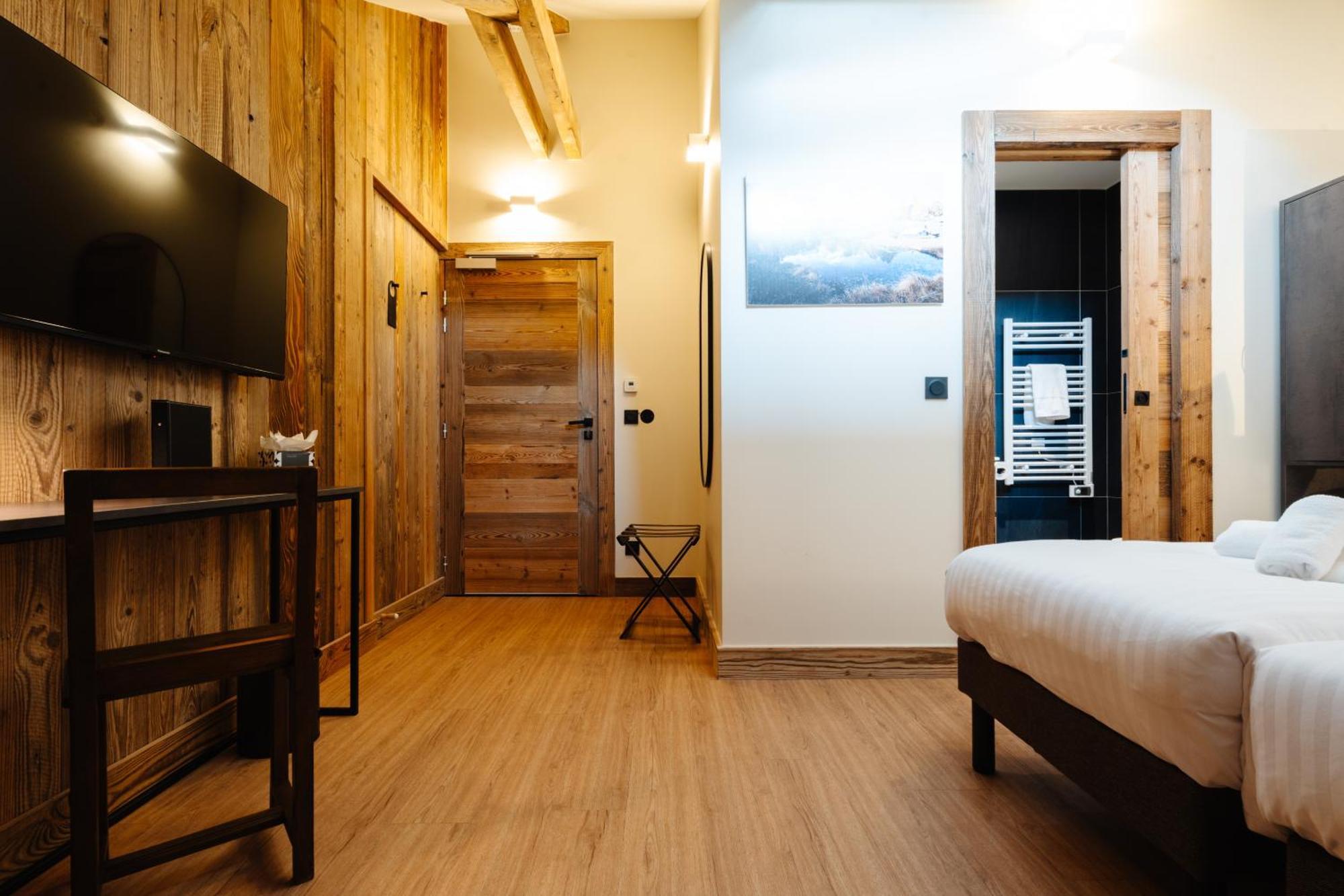 Du Petit Saint Bernard Hotel